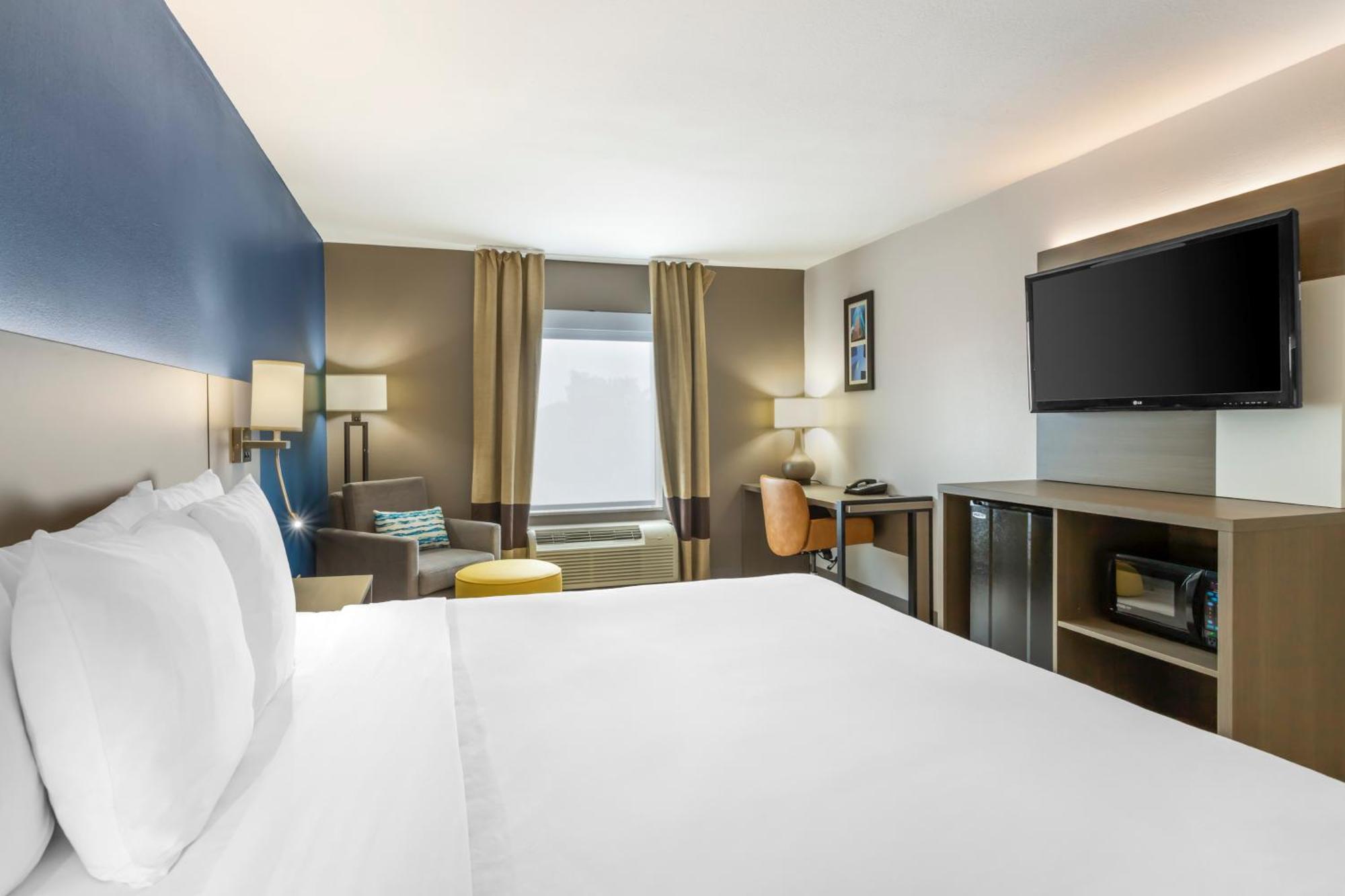 Comfort & Fm1960-champions Hotel