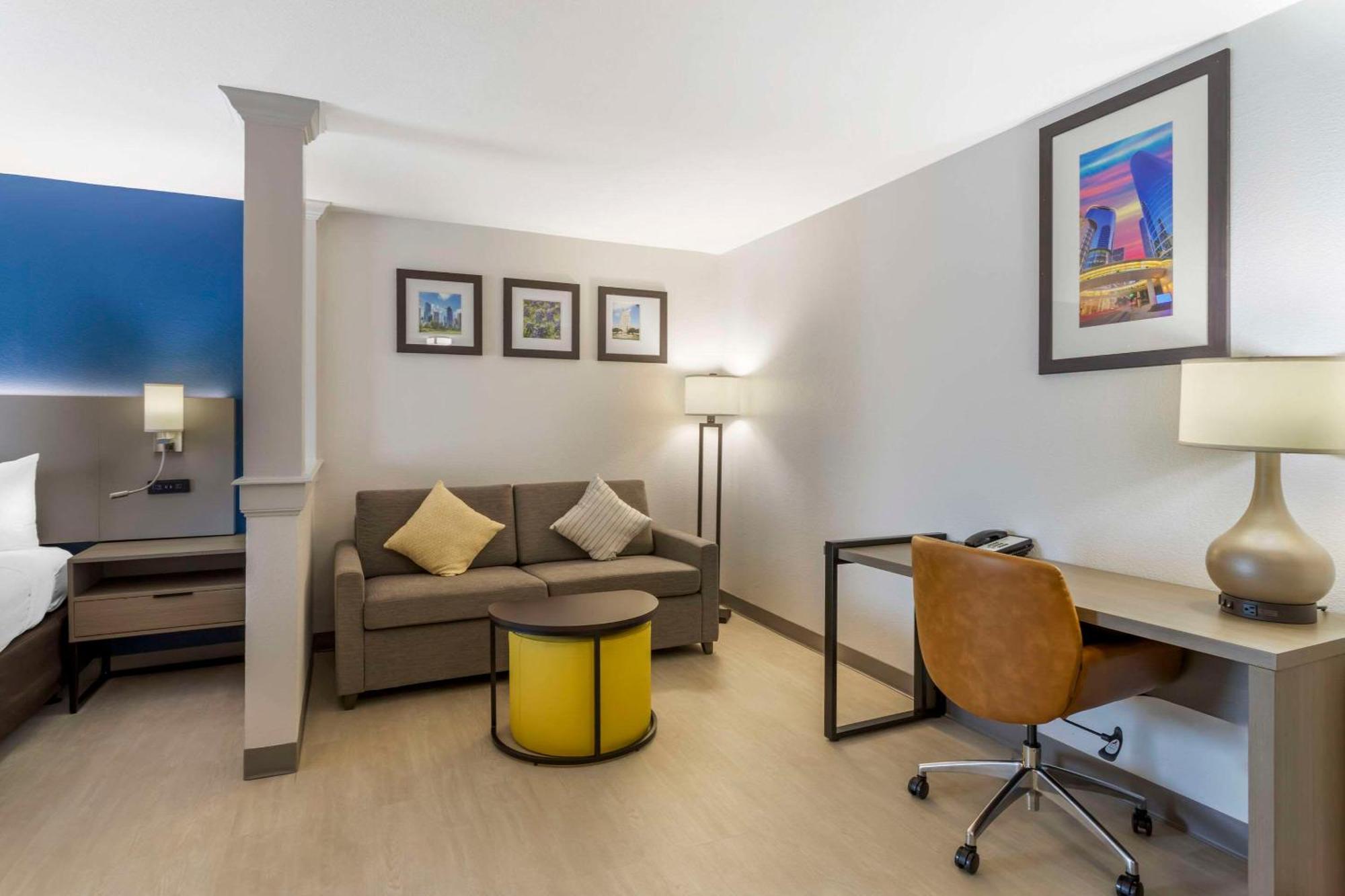 Comfort & Fm1960-champions Hotel Louetta